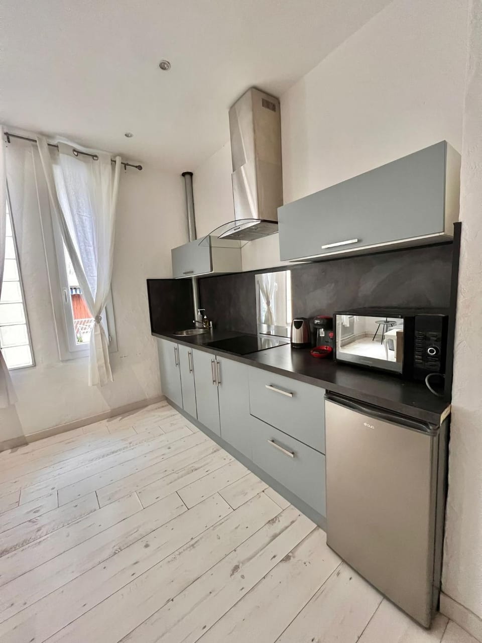Grand studio climatisé à 3min des plages de Juan les pins Apartment in Antibes