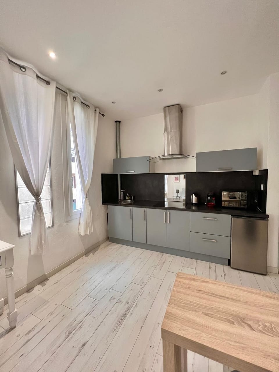 Grand studio climatisé à 3min des plages de Juan les pins Apartment in Antibes