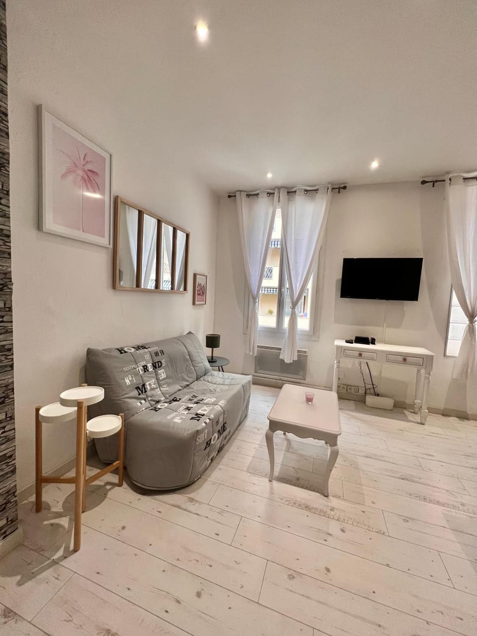 Grand studio climatisé à 3min des plages de Juan les pins Apartment in Antibes