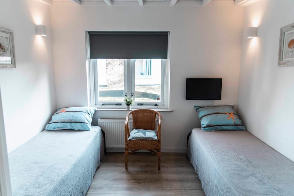 Bungalow Happy, vakantiewoning op loopafstand van strand & duinen! House in Callantsoog
