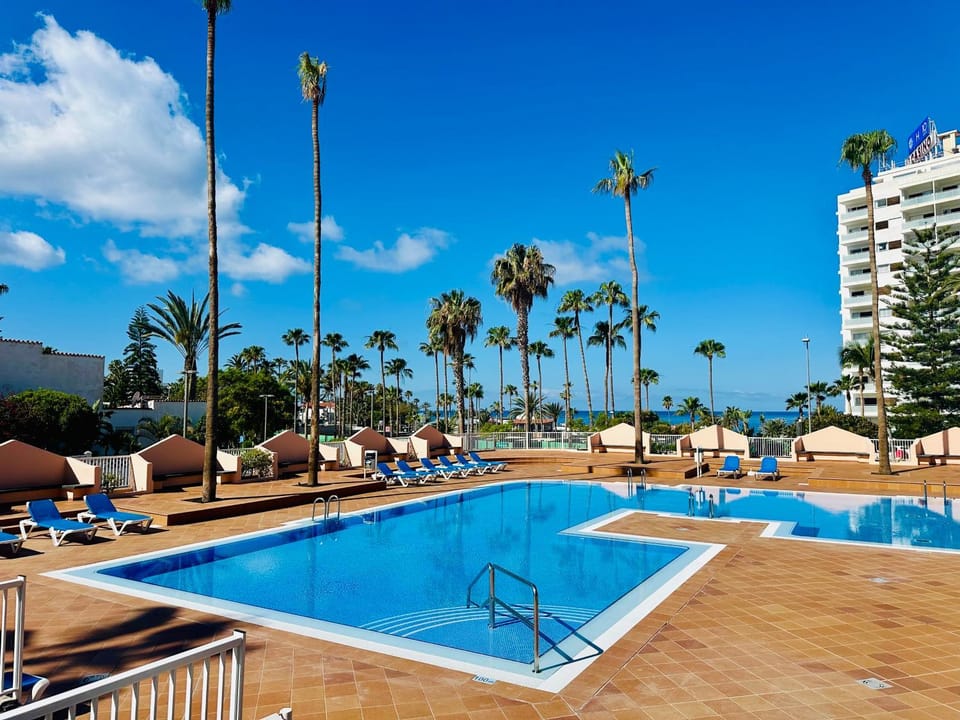 ACAPULCO AMAZING VIEWS. POOL. FREE WIFI Apartment in Costa Adeje