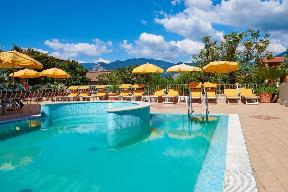 Hot Tub, Swimming pool