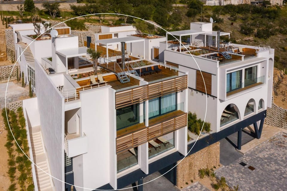 Property building, Sauna, Swimming pool