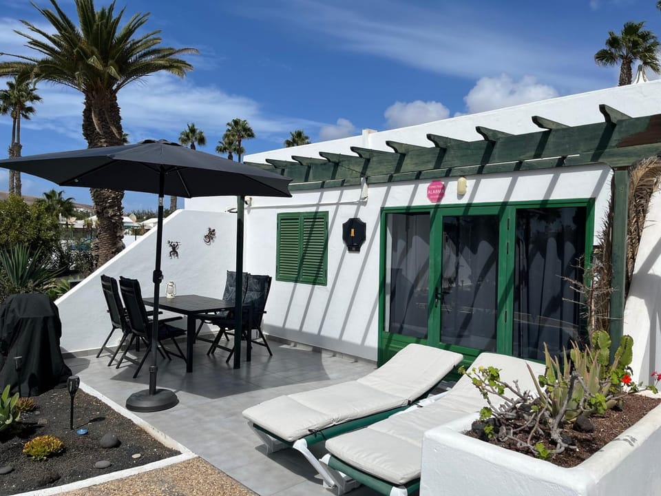 Villa Esteban House in Playa Blanca
