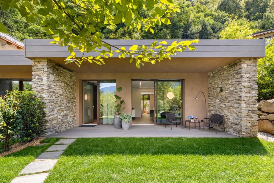 Property building, Patio, Spring, Day, Garden, Garden view