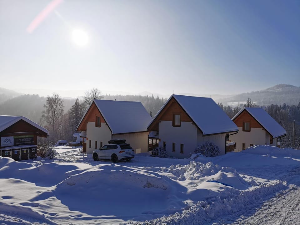 Property building, Day, Natural landscape, Winter, Mountain view