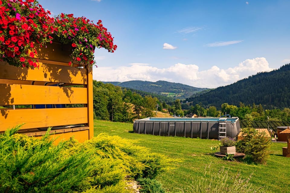 Property building, Garden, Swimming pool