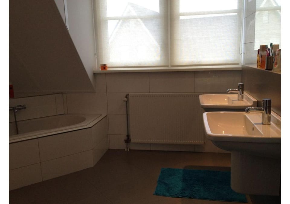 Bathroom, Bath