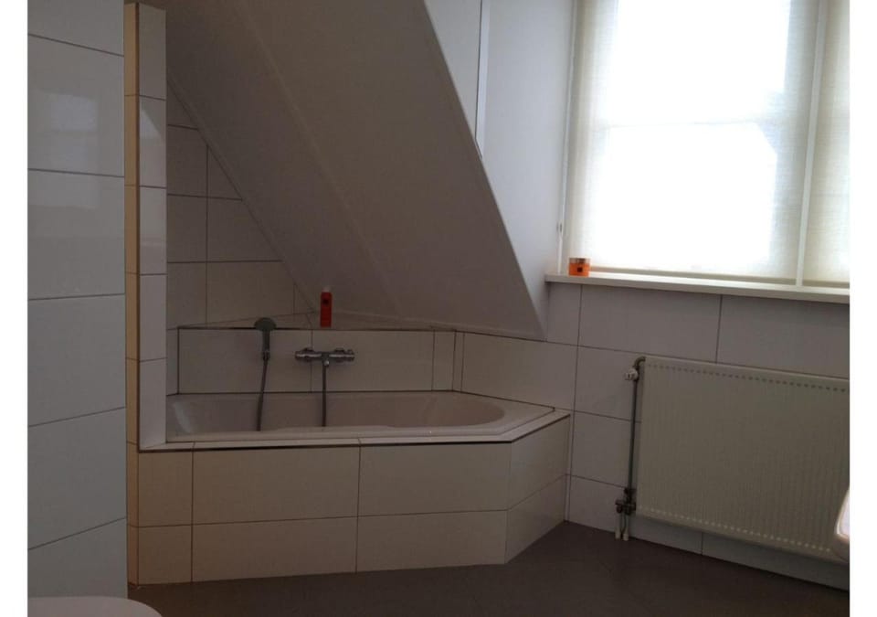 Bathroom, Bath