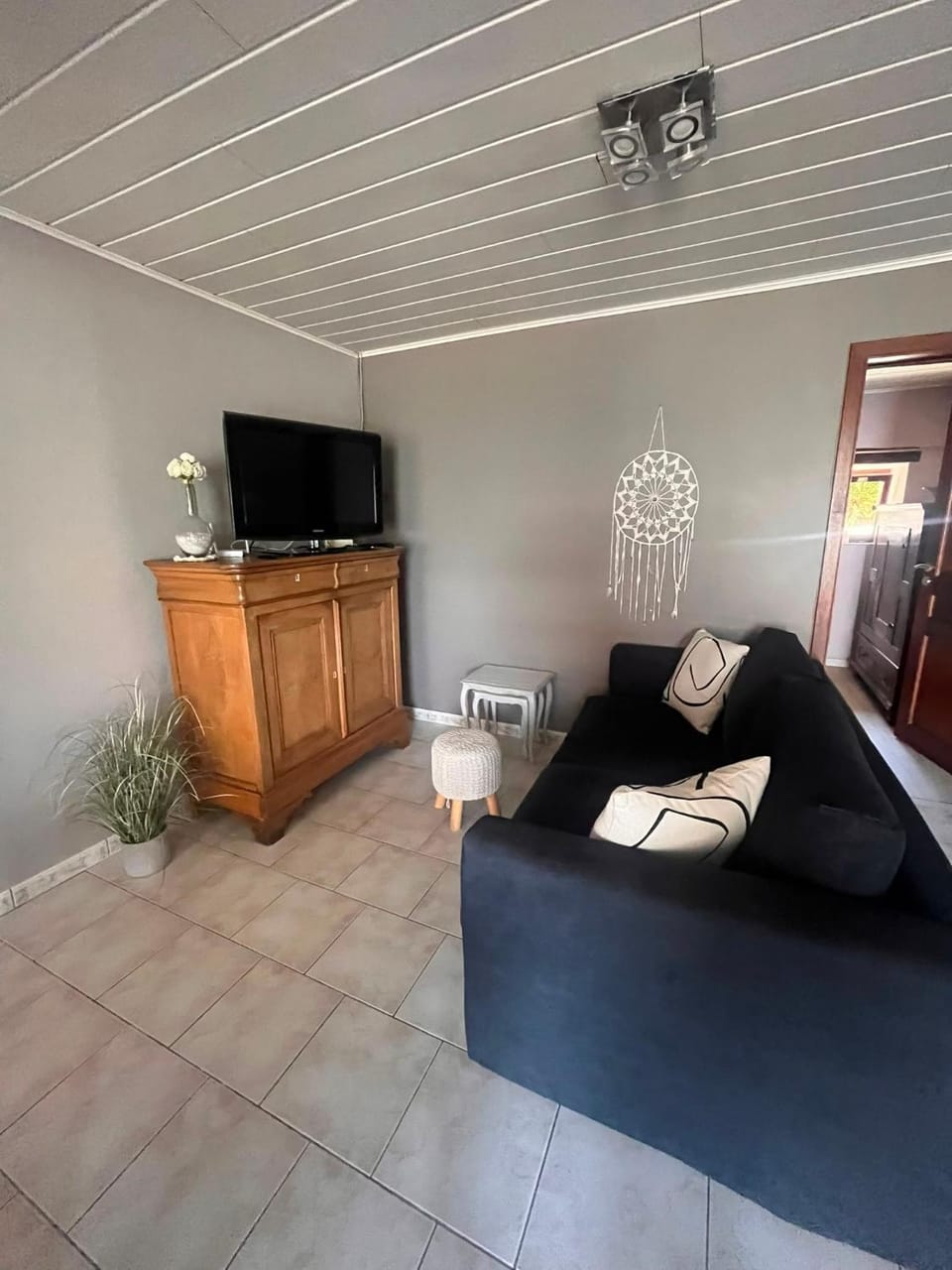Communal lounge/ TV room, Living room, Seating area