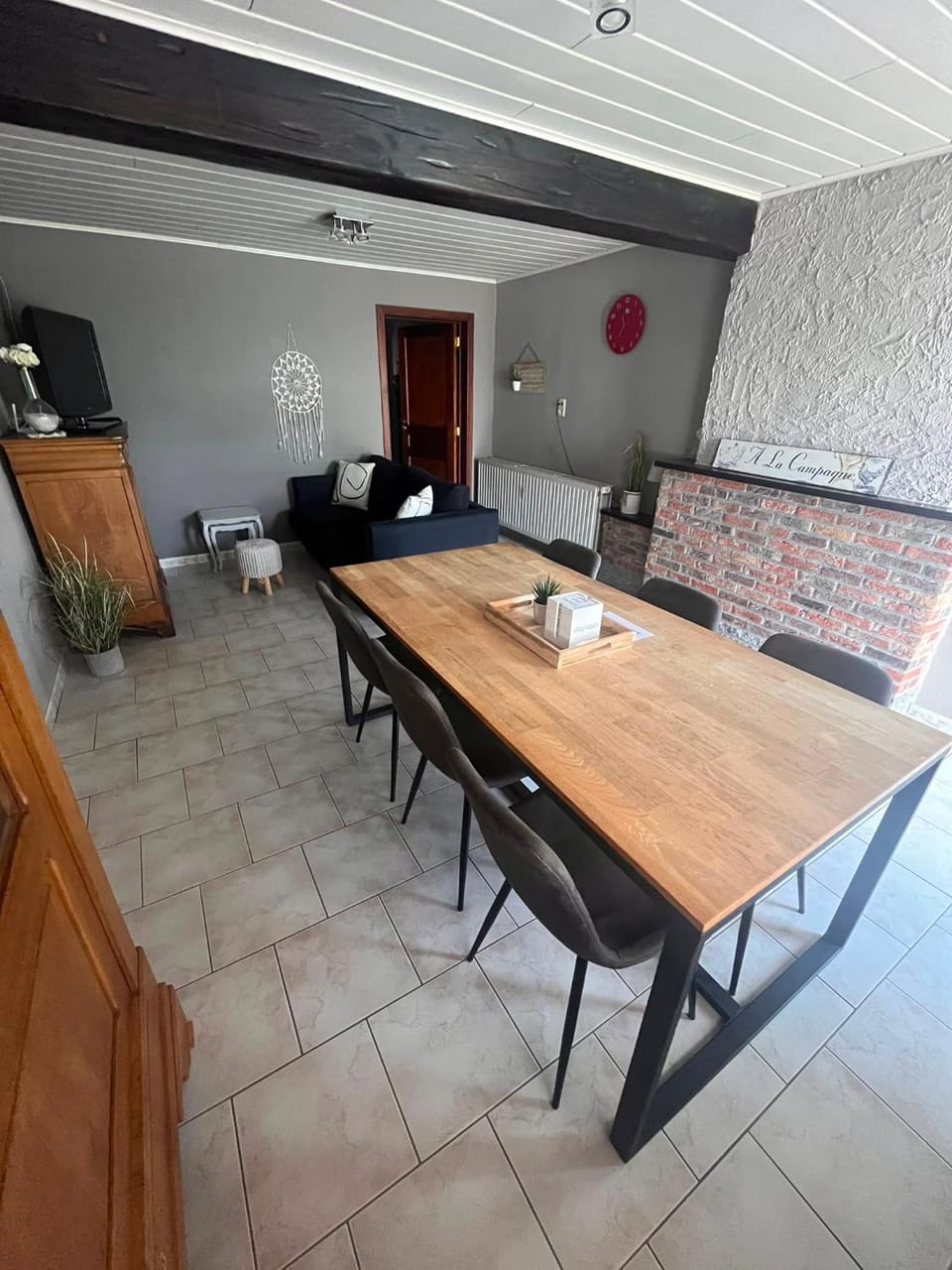 Communal lounge/ TV room, Living room, Seating area