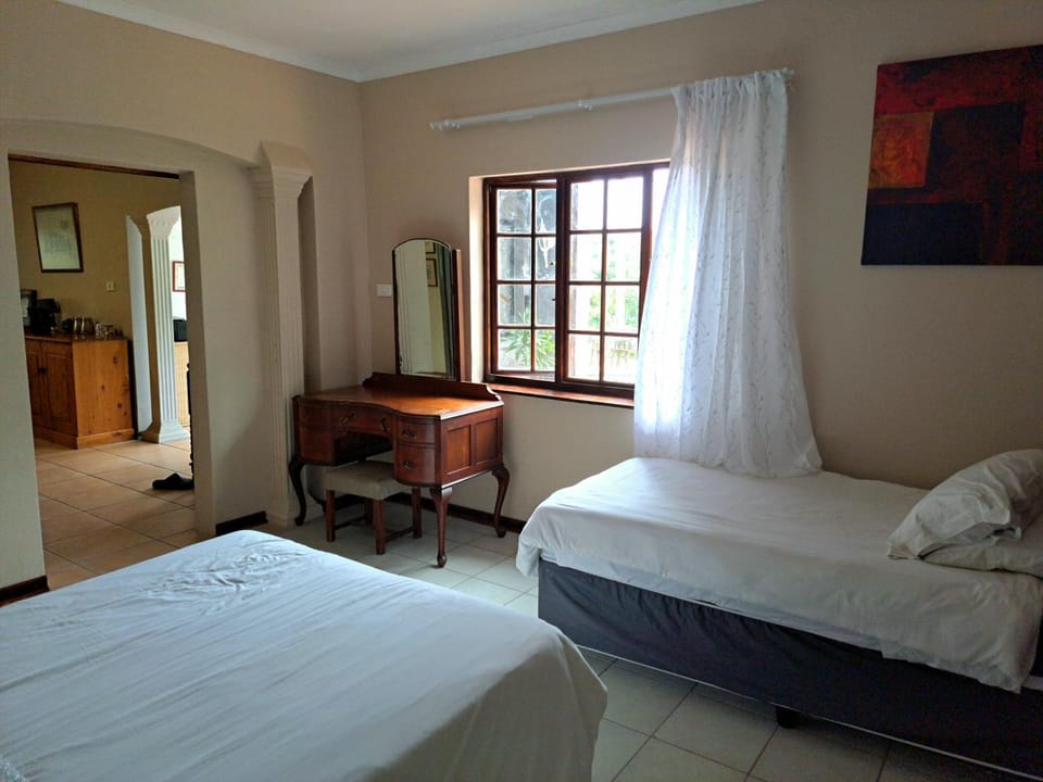 Bed, Bedroom, Facility for disabled guests, hair dresser