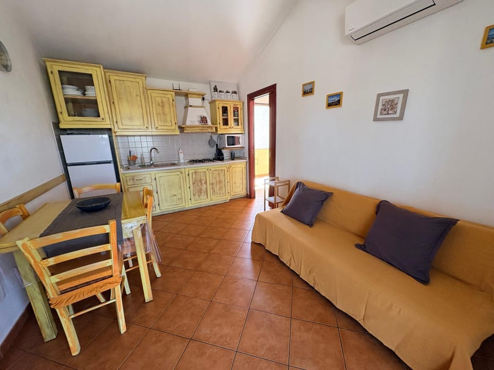 Kitchen or kitchenette, Living room, Dining area, stove