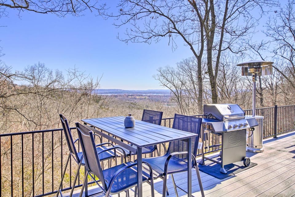 Pet-Friendly Branson Area Home: Hot Tub, Game Room House in Table Rock Lake