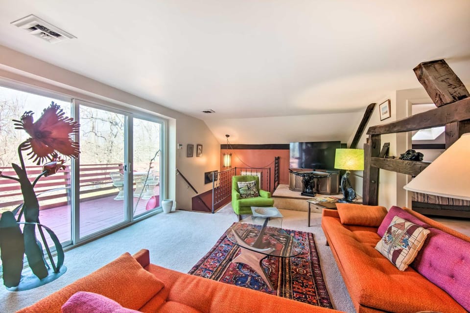 Creek Access & Deck: ‘Runningwater’ Lancaster Gem Apartment in Pennsylvania