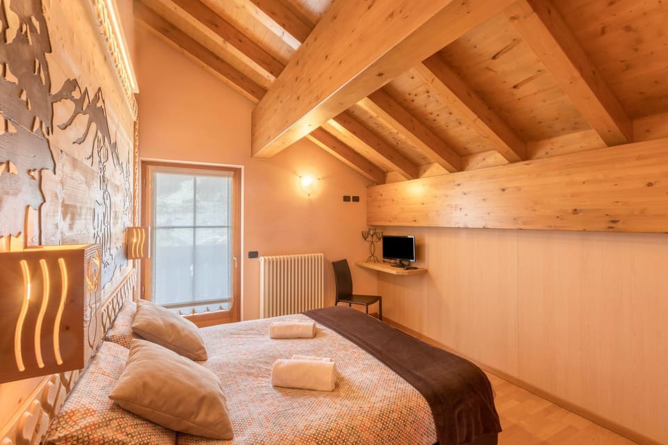 Property building, Living room, Bedroom