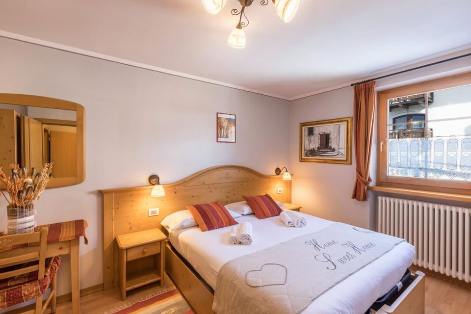 Living room, Bedroom