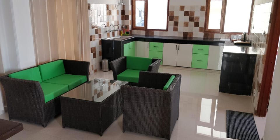 Pranav Homes - An idyllic abode with a picturesque view Apartment in Himachal Pradesh
