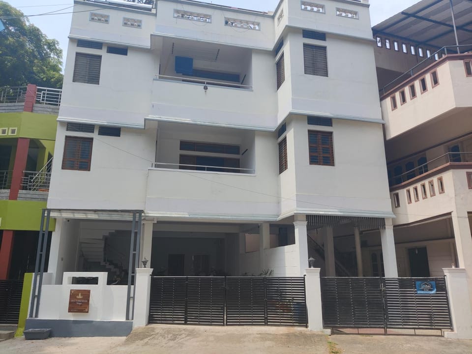 Property building, Facade/entrance