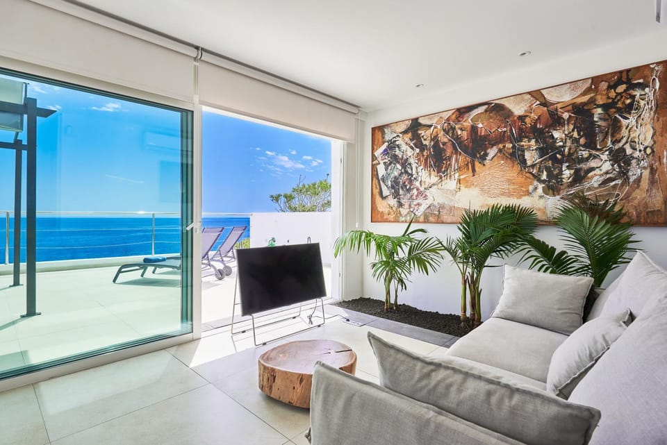 Garden, Living room, Sea view