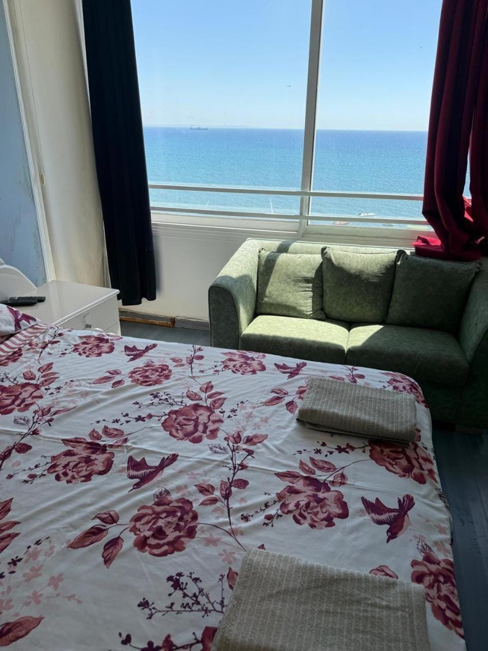 Bed, View (from property/room), Seating area, Bedroom, Sea view