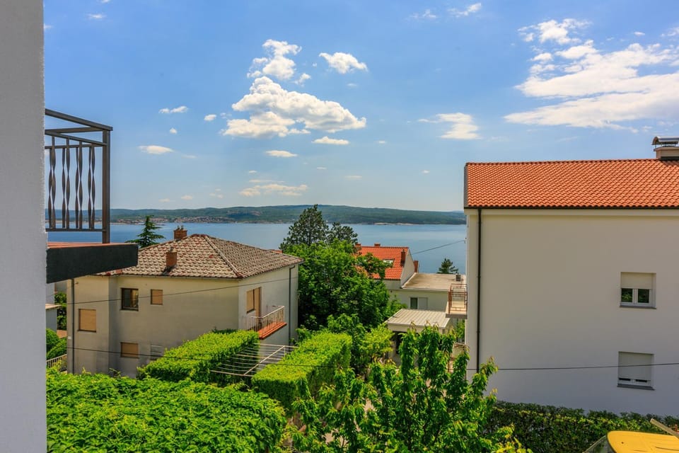 Neighbourhood, Sea view