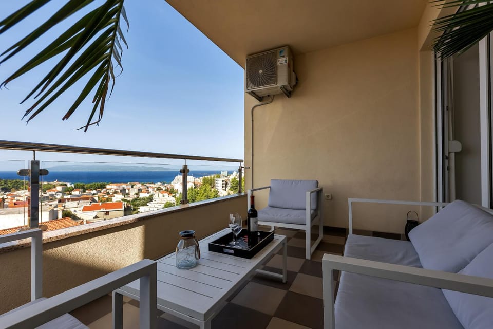 View (from property/room), City view, Sea view, Street view