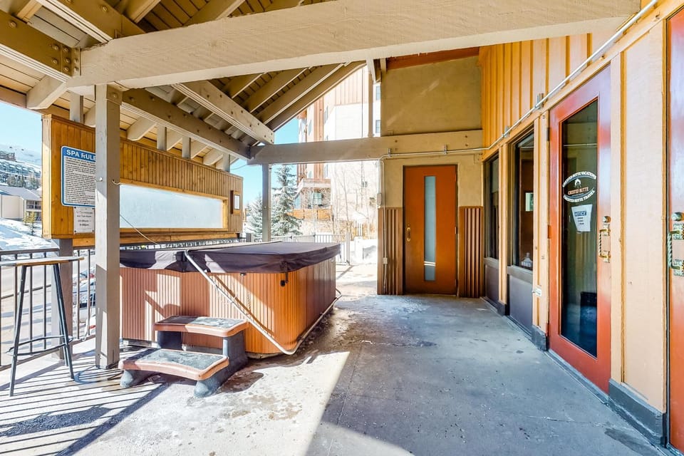 Emmons Escape & Cozy Slopeside Condo Apartment in Colorado