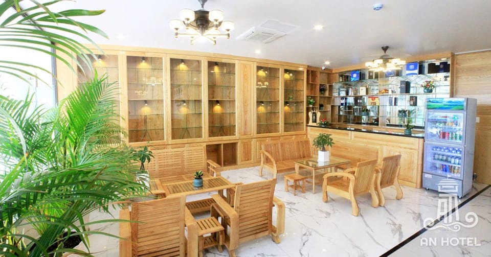 Restaurant/places to eat, Lobby or reception, Lounge or bar