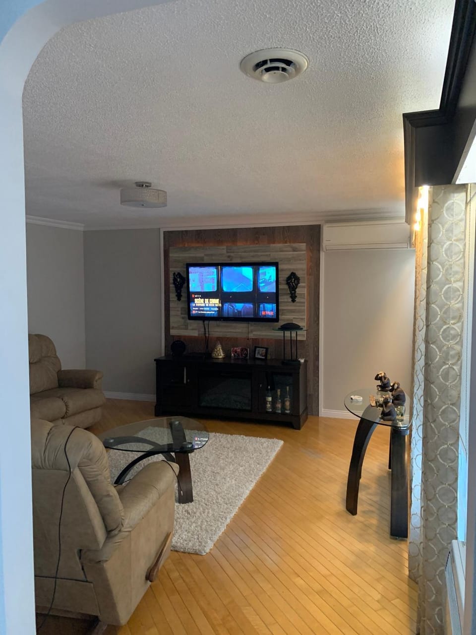 Communal lounge/ TV room, TV and multimedia, Living room, Seating area