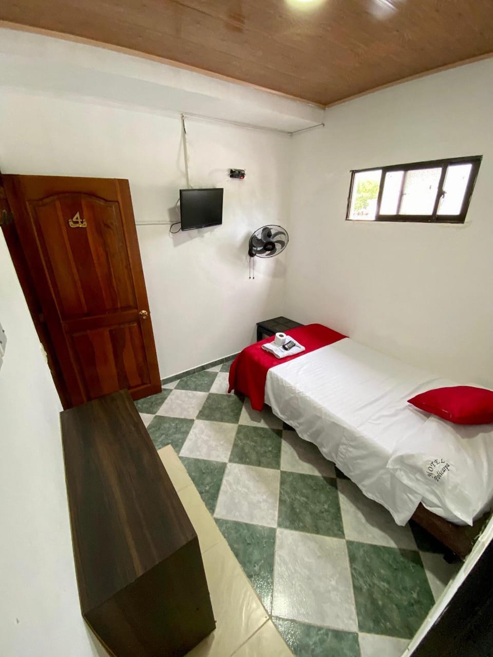 Hotel Policarpa Hotel in Guaduas