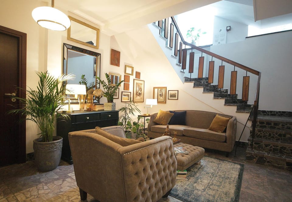 Living room, Seating area
