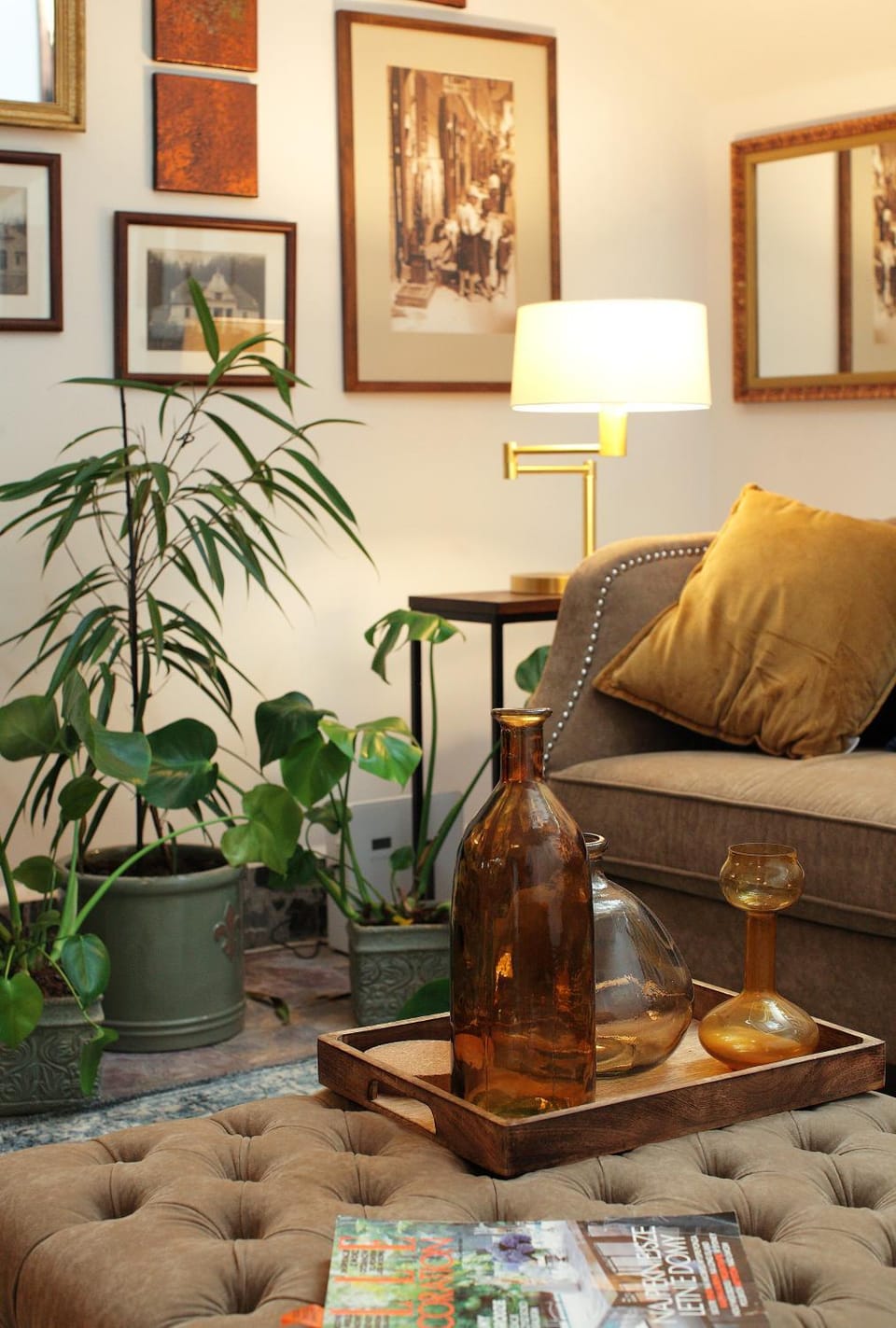 Living room, Decorative detail, Seating area