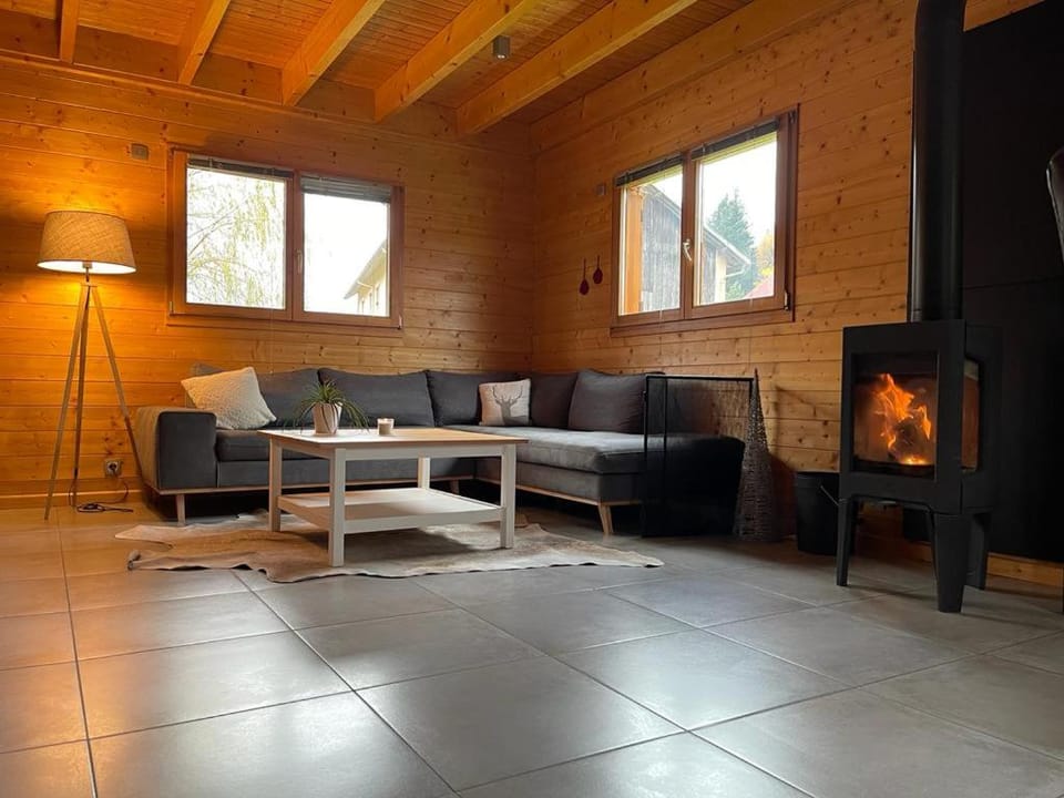 Le Chalet de la Devinière, bain nordique extérieur chauffé Chalet in Xonrupt-Longemer