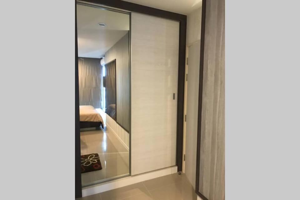 Relaxing Beachfront Suite Apartment in Pattaya City