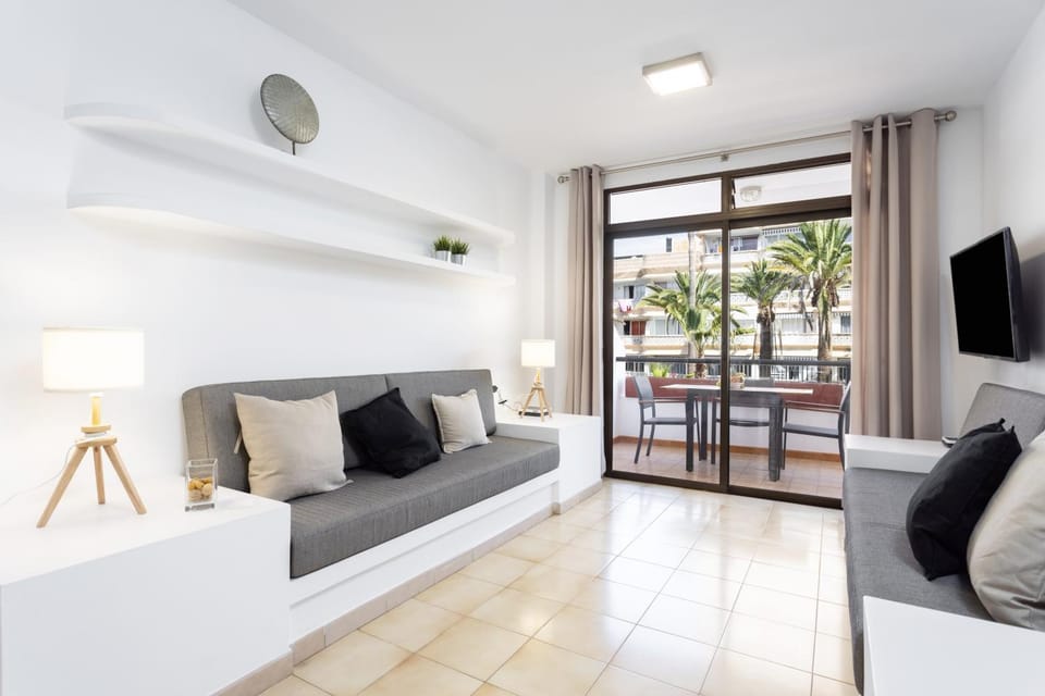 Home2Book Las Américas Comfy Apt, Pool&Terrace Apartment in Playa de las Americas