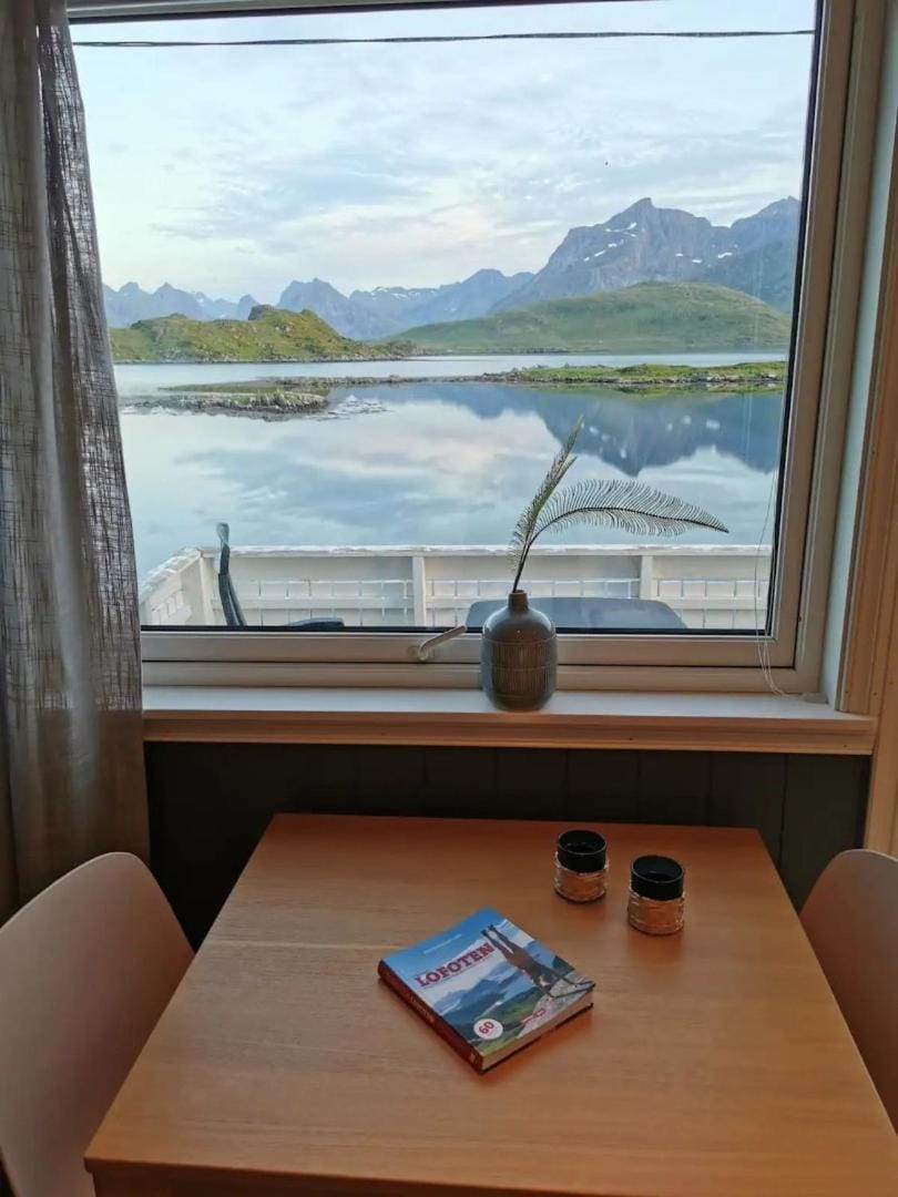 View (from property/room), Dining area, Mountain view, Sea view