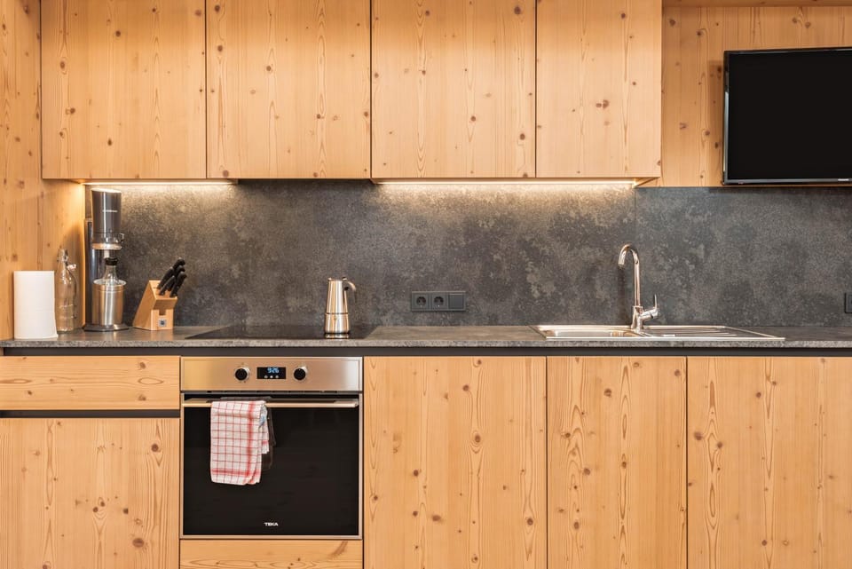 Kitchen or kitchenette, Living room