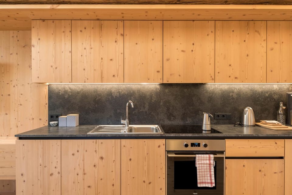 Kitchen or kitchenette, Living room