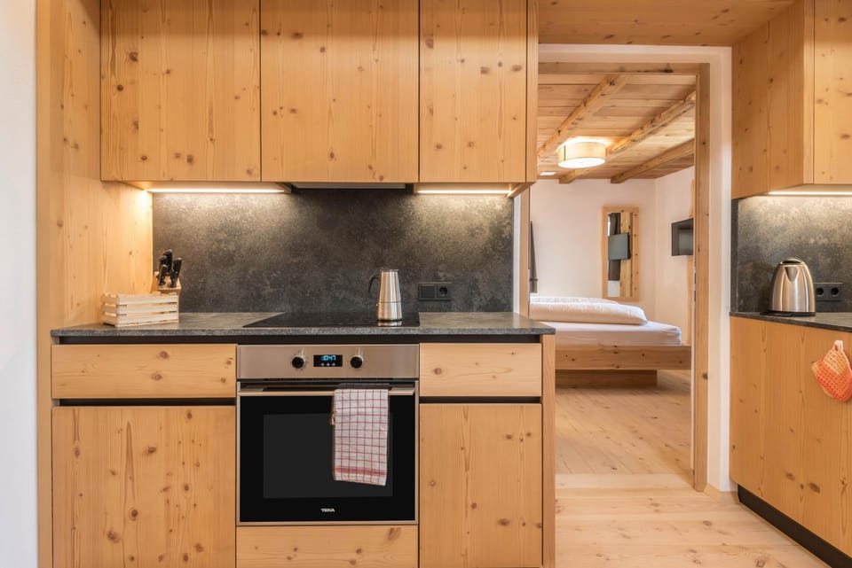 Kitchen or kitchenette, Living room