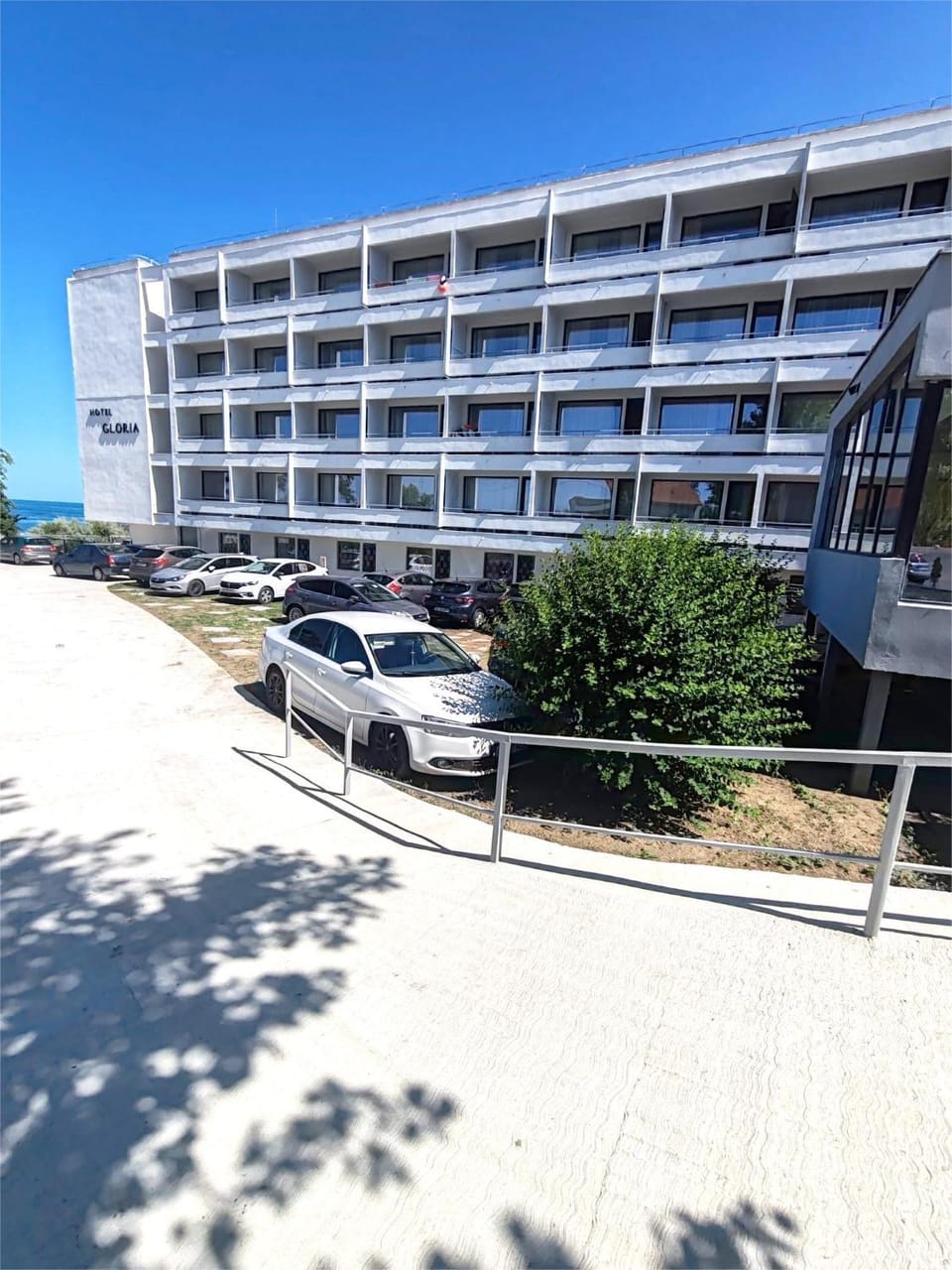 Property building, Day, Parking