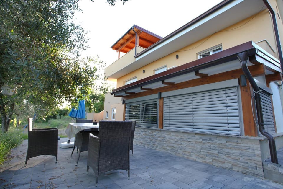 Patio, Seating area
