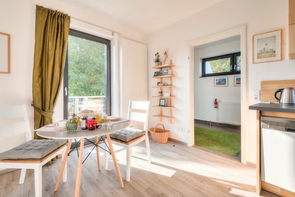 Kitchen or kitchenette, Living room, Dining area