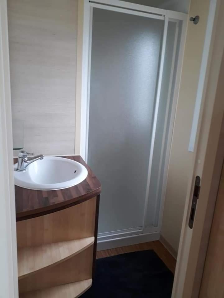 Stacaravan 4pers in Bredene met eigen tuintje 2449 House in Bredene