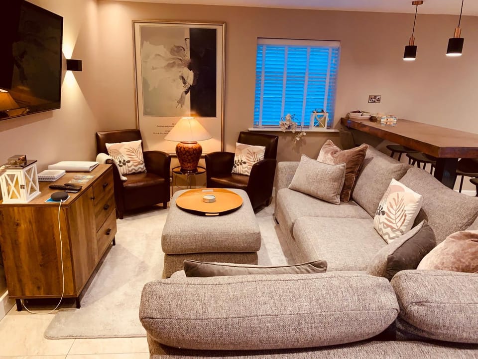 The Mews Cottage, with parking, Yarm Apartment in England