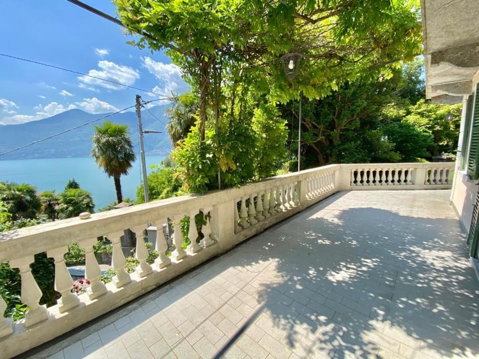 Natural landscape, Balcony/Terrace, Lake view
