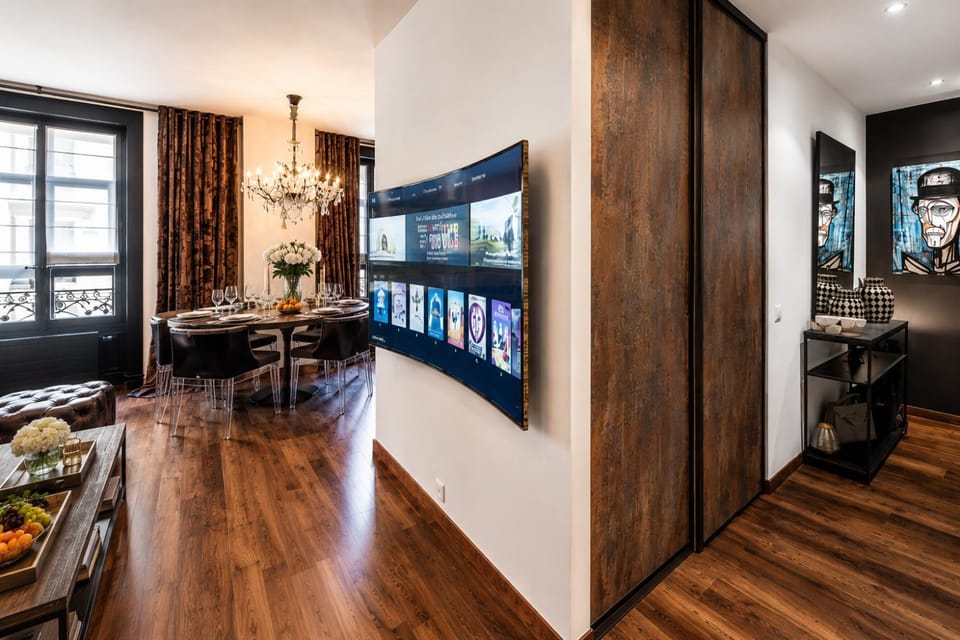 LUXUEUX APPARTEMENT AU COEUR DE GENEVE ,a deux pas du LAC Apartment in Geneva