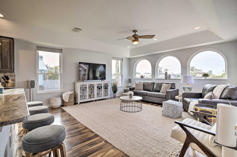 Heated Pool/Spa & Dock: Apollo Beach Home on Canal House in Apollo Beach