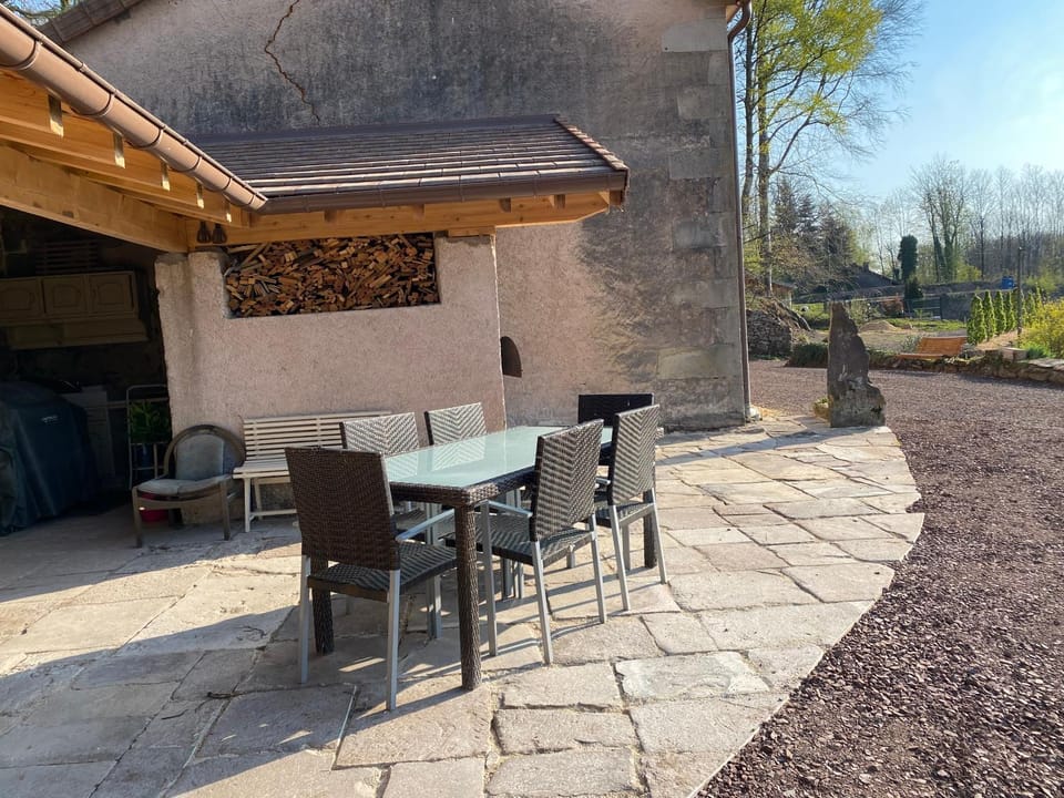 Patio, BBQ facilities