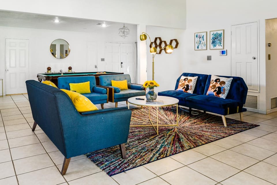 Billiard, Game Room, TV and multimedia, Living room, Seating area